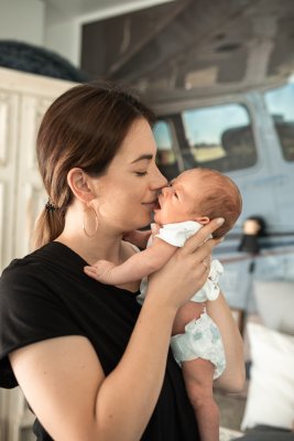Faszination Babygeruch - Was ihn so besonders macht - Der unwiderstehliche Duft der Neugeborenen: Die Besonderheiten hinter dem Babygeruch