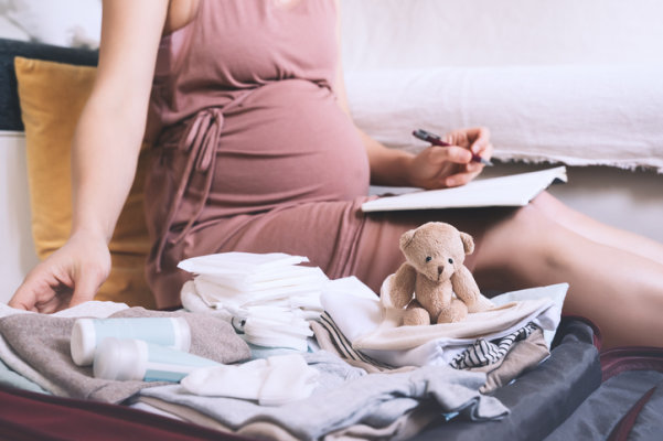 Perfekt vorbereitet: Eine detaillierte Checkliste  für die Krankenhaustasche zur Geburt - Unsere umfassende Checkliste für die Krankenhaustasche zur Geburt